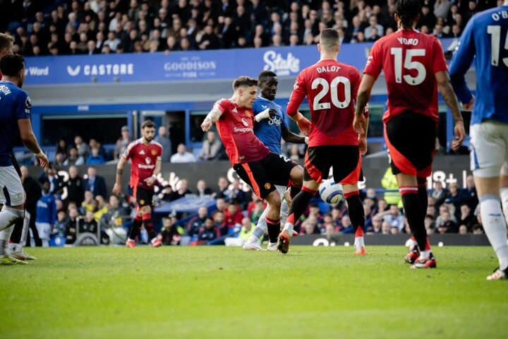 Everton 2-2 Man Utd: Bruno and Ugarte salvage point to save Red Devils from loss