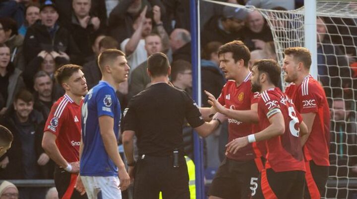 Man Utd player who they ‘didn’t even want to sign’ was confronted after Everton draw