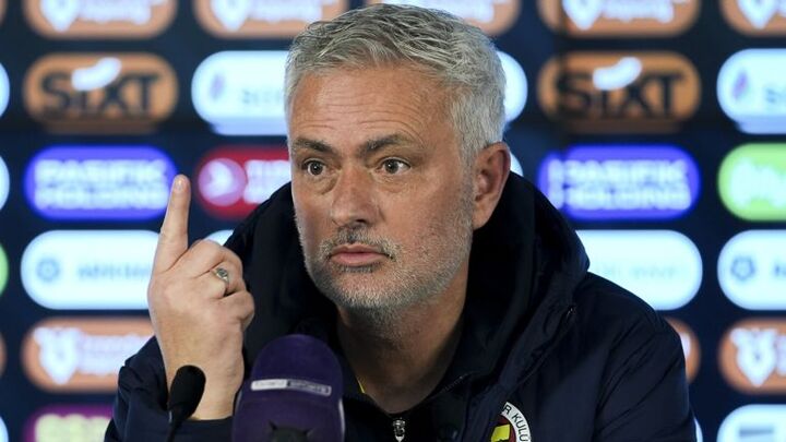 Jose Mourinho: Galatasaray accuse Fenerbahce head coach of ‘racist statements’ and threaten legal action