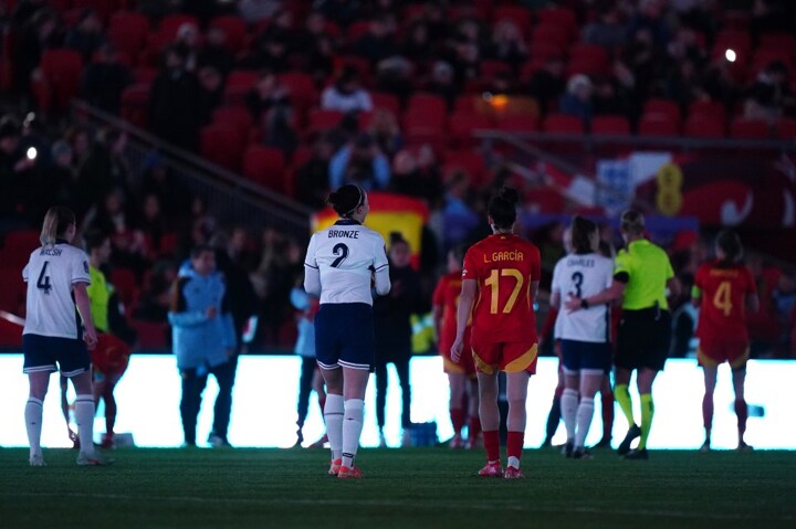 England women match halted as Wembley lights fail, plunging pitch into darkness