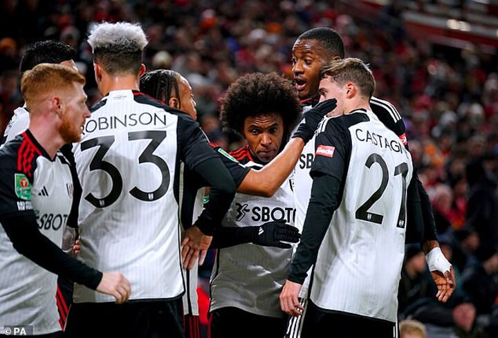 Willian on verge of completing shock Fulham return as veteran undergoes medical ahead of free transfer