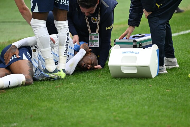 Man Utd fans baffled by Fred’s reaction to team-mate having object thrown at him in fiery Fenerbahce clash