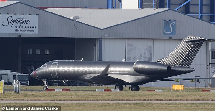 CR7’s jet is ‘grounded’ at Manchester Airport due to a crack has discovered