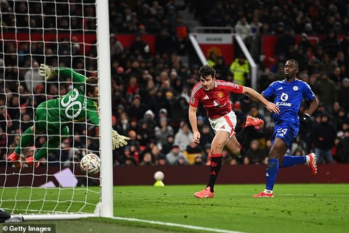 Harry Maguire’s last-minute offside winner leaves Ruud van Nistelrooy RAGING – with no VAR in FA Cup fourth round