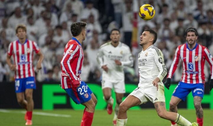 Ex-referee believes Real Madrid player should have been sent off during Madrid derby