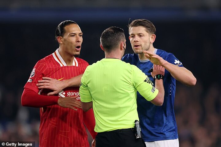 VVD questions referee after Goodison Park brawl and slams Everton midfielder