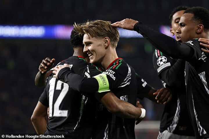 PSV 1-7 Arsenal : Gunners thump Dutch side to put one foot in the Champions League quarter-finals with ruthless display