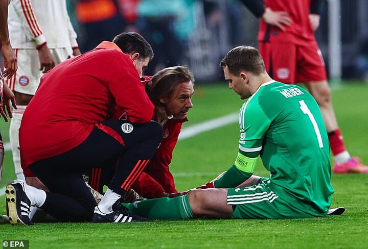 Neuer suffers injury while celebrating Musiala’s goal for Bayern against Bayer