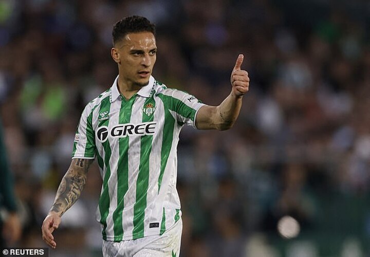 Antony makes decision on future after stunning start to Real Betis loan spell