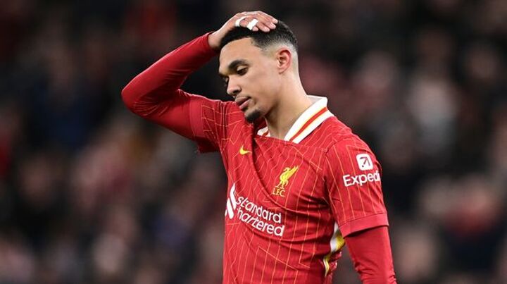 Trent Alexander-Arnold suffers injury as Liverpool given Carabao Cup final worry