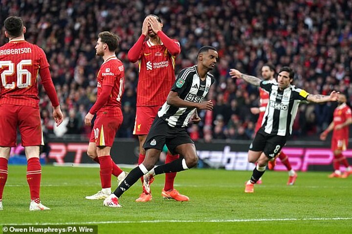 Liverpool 1-2 Newcastle RATINGS: Who has taken his place in the history books?