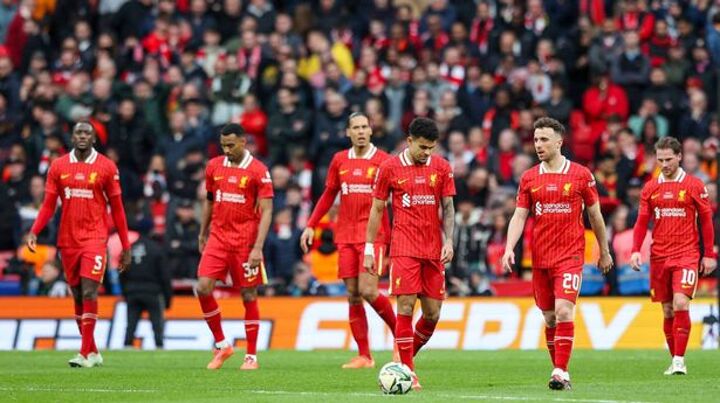 Lineker and Micah Richards agree on what Liverpool missed in Carabao Cup final