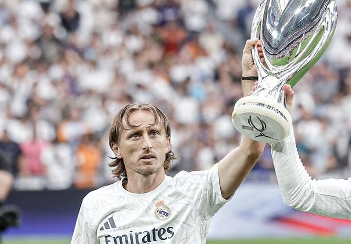 Romano: Modrić wants to stay at Real Madrid and continue for one more season