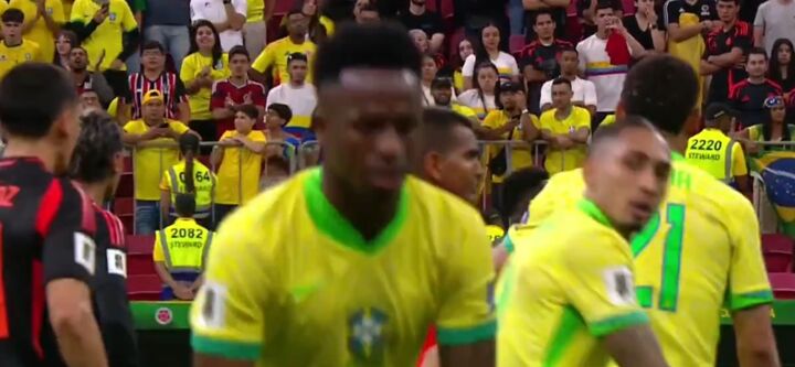 Vinicius Junior explains Raphinha talking to on Brazil duty