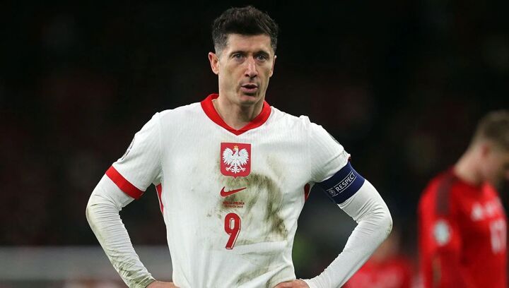 Robert Lewandowski answers injury concern after Poland setback