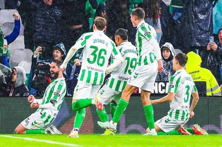 Betis 2-1 Real Madrid: Visitors lose ground in title race as Isco leads comeback