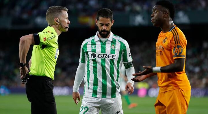 “It’s crazy” – Vinicius Junior fumes at referee decision during Real Betis defeat