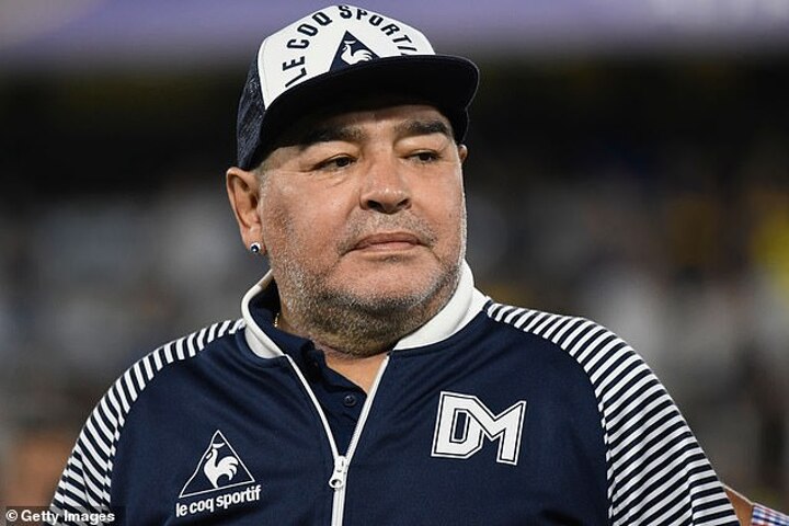 Prosecutors present photos of Maradona as they accuse doctors of MURDERING him