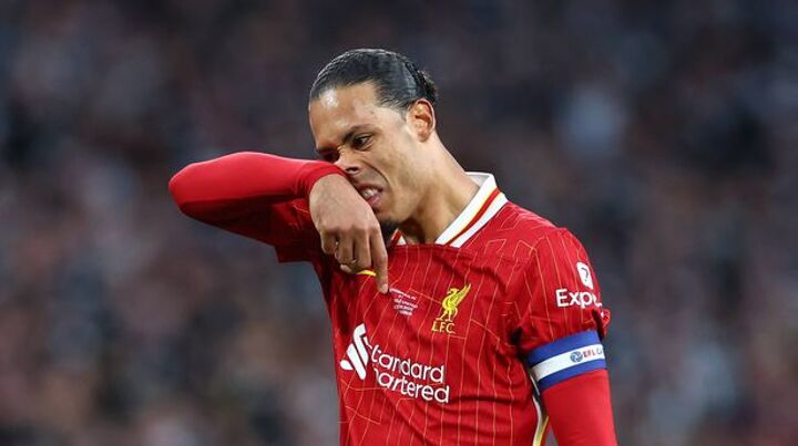 Van Dijk makes ‘world is sinking’ comment as Liverpool priority becomes clearer