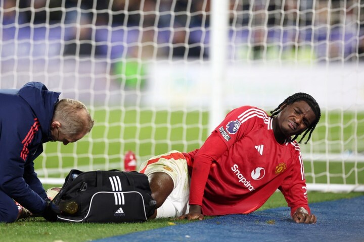 ‘That’s heartbreaking’ say fans as Man Utd youngster Ayden Heaven stretchered off in agony after nasty-looking injury