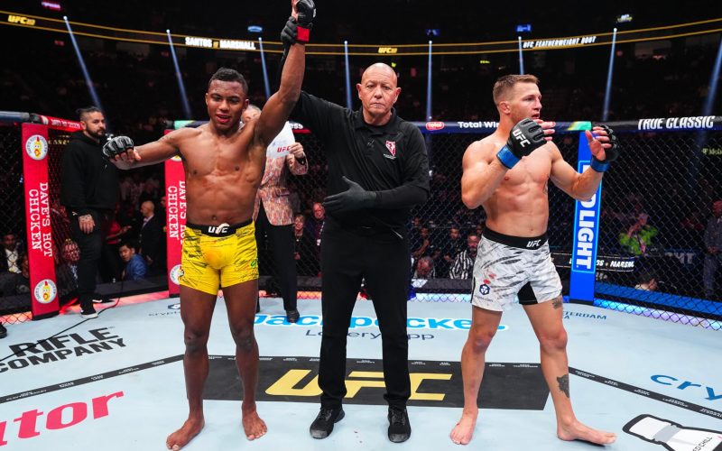 UFC 313 star admits that his opponent should have won following robbery claims