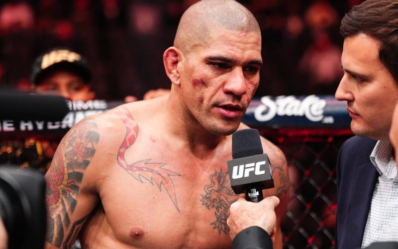 Alex Pereira dances with beloved UFC legend moments after losing world title